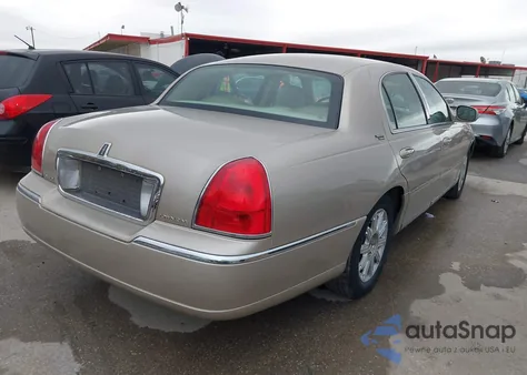 2006 Lincoln Town Car Signature Limited из США, поврежденный, VIN 1LNHM82V16Y619128